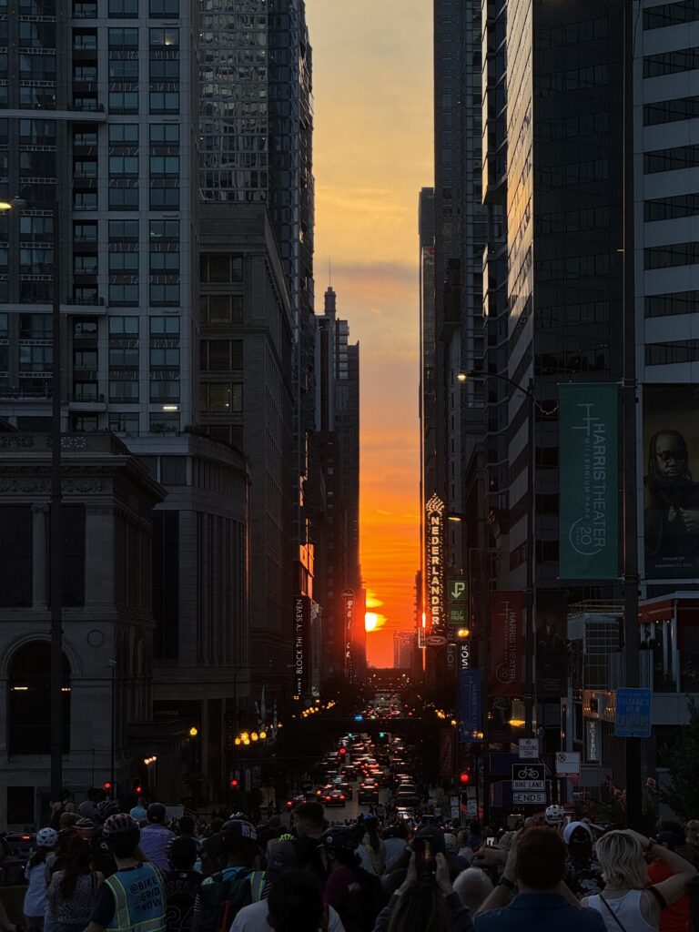 Chicago Travel Guide - Experience Chicagohenge